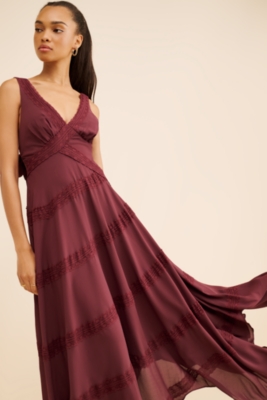 Sleeveless Lace Maxi Dress