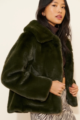 Traci Cropped Faux Fur Coat | Nuuly