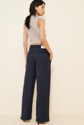 ＊韓国＊［NUROSE］CONCRETE DAMAGED DIRTY DENIM 2color S-L Knee Blowout Dirty Jeans - Light Indigo – Feature
