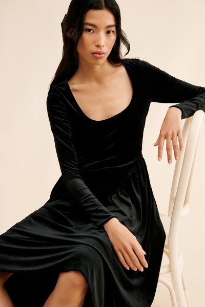 Velvet Scoop Neck Midi Dress | Nuuly