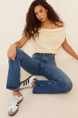 V-Waist Kelly Straight Leg Jeans | Nuuly