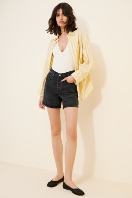 V-Waist Shorts | Nuuly