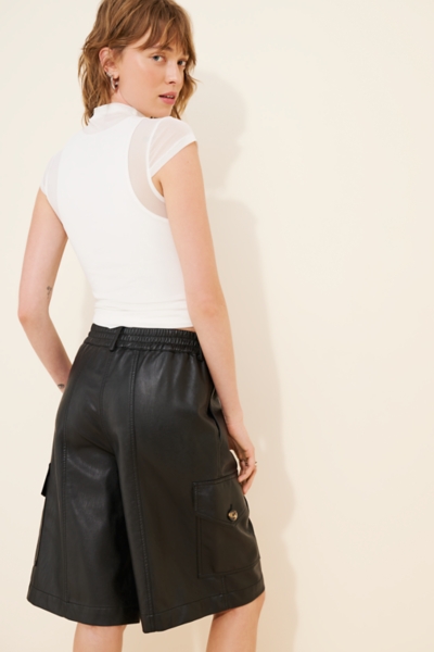 アパルトモンDEVEAUX Vegan Leather ショートパンツ Neeto Vegan Leather Shorts | Nuuly