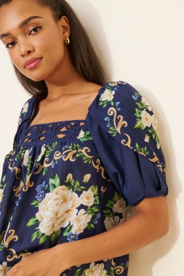 【YILON MADE】Joli flower blouse YILON MADE Joli Flower Blouse - Camisoles