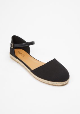 black closed toe slides