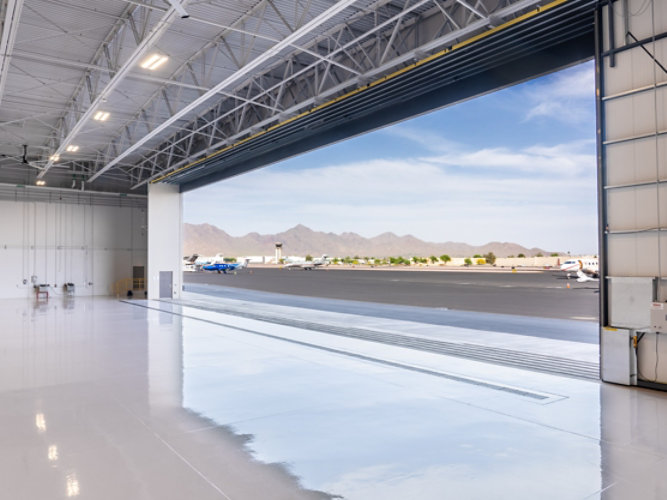 resuflor-performance-hps-on-hangar-floor