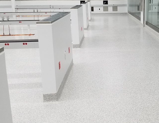Accelera flooring system in a lab.