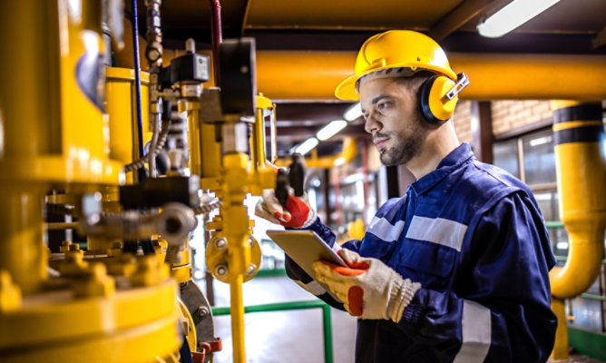 technician-wearing-safety-gear