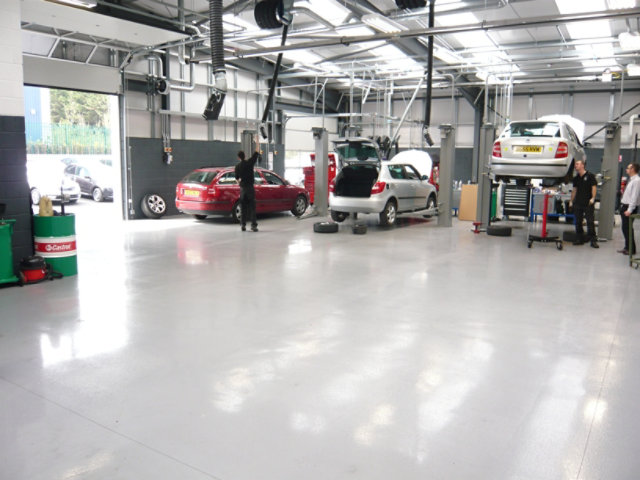 Resin Floor in Automotive Garage