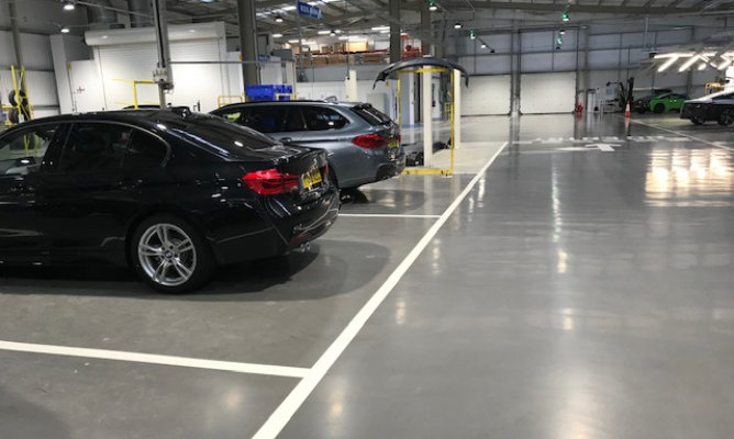 BMW-distributionscenter med FasTop SL45