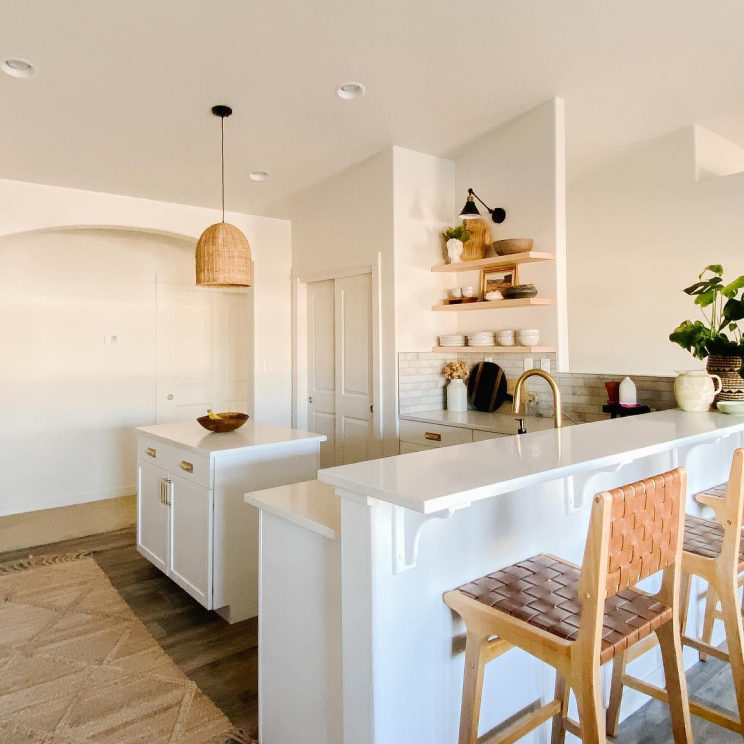 Everyday White SW 6077 | White Paint Colors | Sherwin-Williams Everyday White SW 6077 | White Paint Colors | Sherwin-Williams