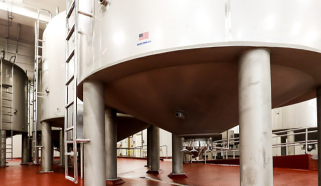 sanitary-brewery-flooring-under-a-tank