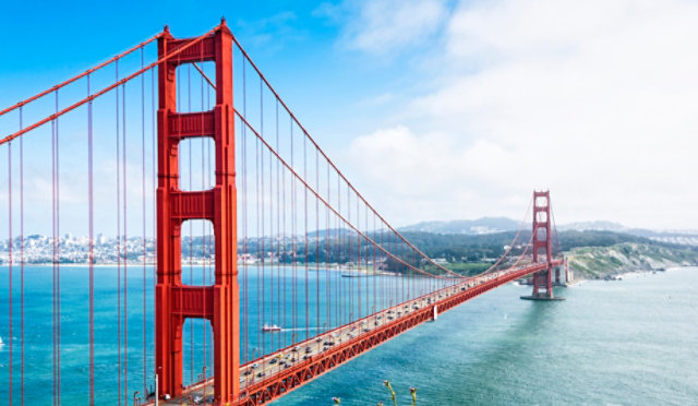 Image of the golden gate bridge with a blue sky