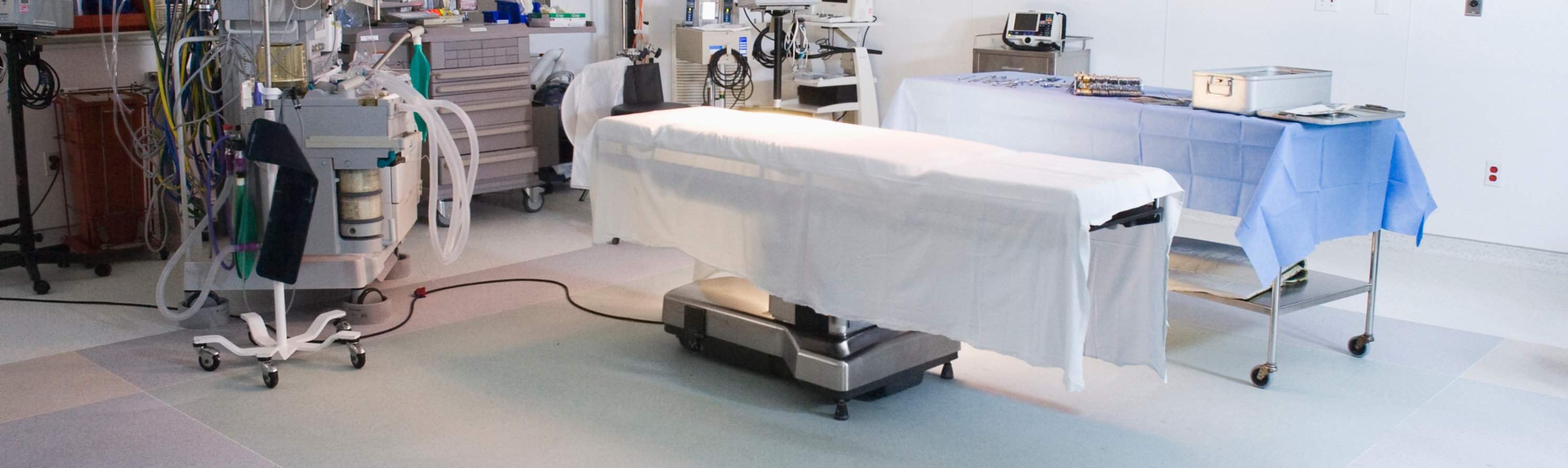 operating room with resinous floor