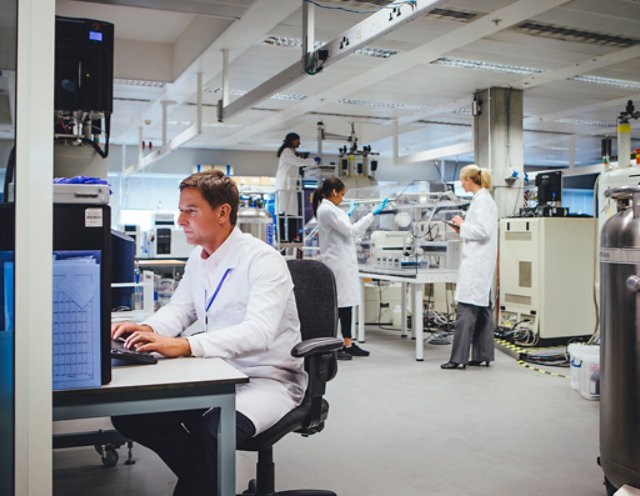 light-gray-medical-laboratory-flooring