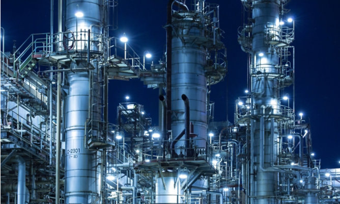 The structure of an oil &amp; petrol refinery