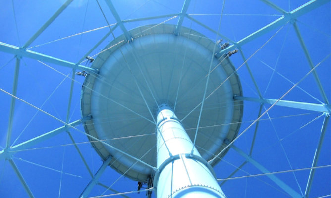 Underside view of the tank 