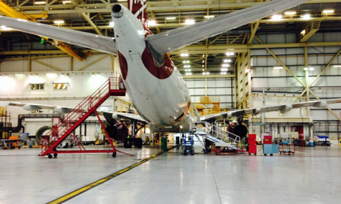 Il pavimento Virgin Hangar con Resutile ST.