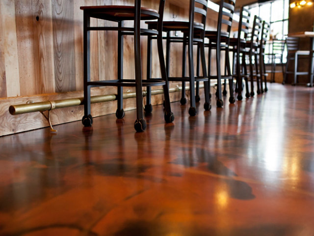 resuflor metallic floor in restaurant