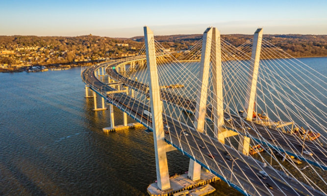 aerial view of Cuomo bridge in New York