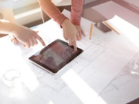 consulter un document sur un tablette 