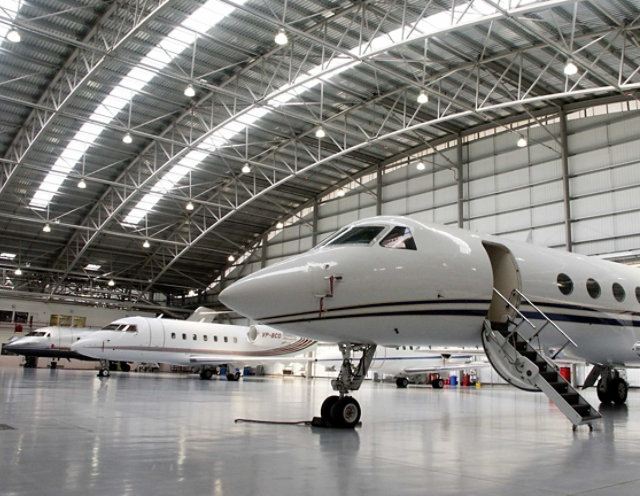 Hangar in resina per aeroplani