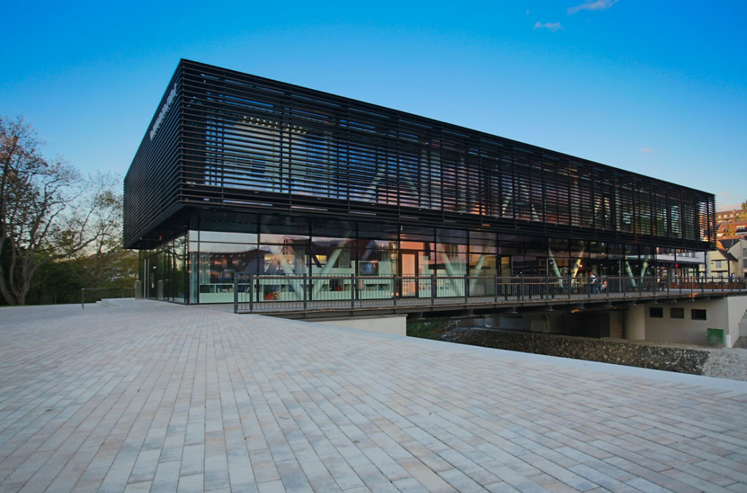 Exterior photo of Bad Vibel Municipal Library