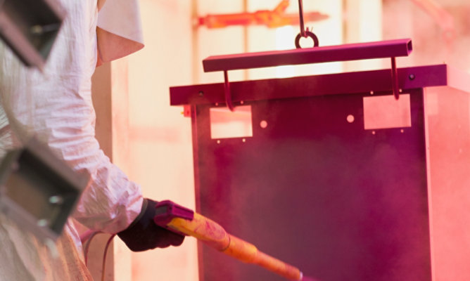 Powder coating with pink powder