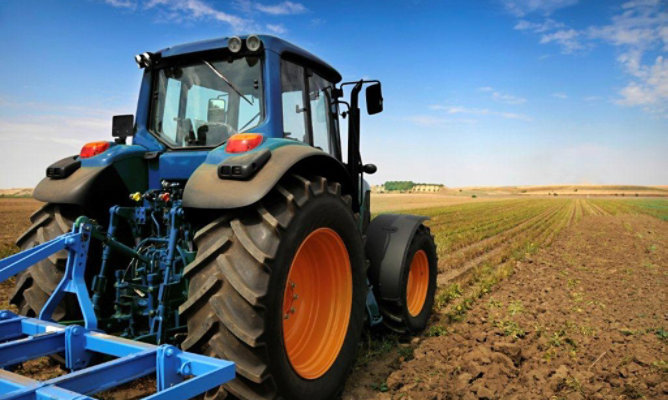 Tractor e implemento