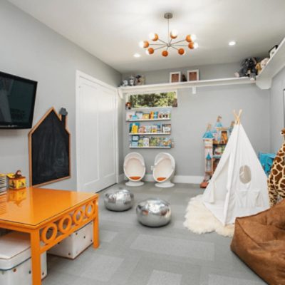 A children's playroom painted in light french gray sw 0055 by @myrandaayladesigns.