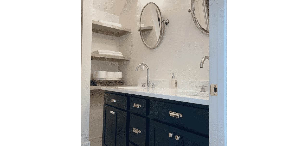 Bathroom painted in Greek Villa SW 7551 by @stantonavenue.
