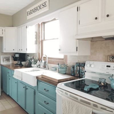 A kitchen with cabinets painted in snowbound sw 7004 by @ottercreekbottoms.