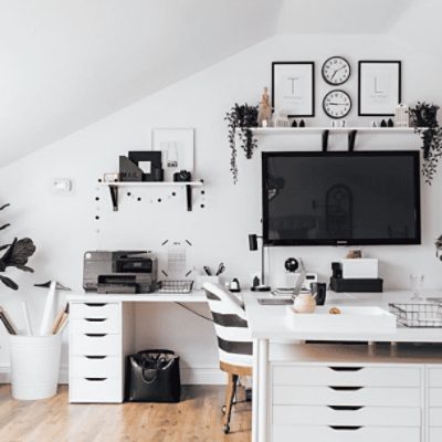 Office painted in Ceiling Bright White SW 7007 by @tinylittlepads.