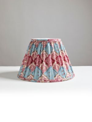 AKIRA PLEATED SHADE