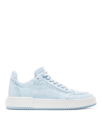 stuart weitzman ryan low top sneaker